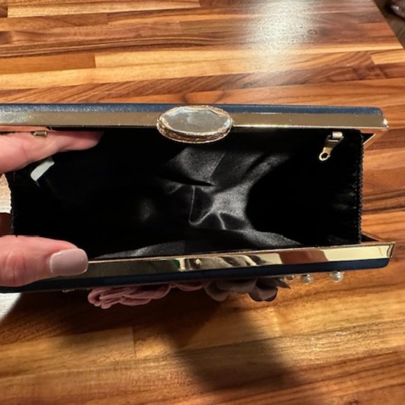 NWOT Floral Evening Bag Clutch - Picture 3 of 4
